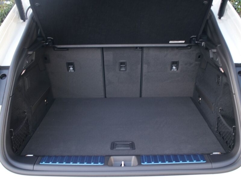 More views of Porsche Macan