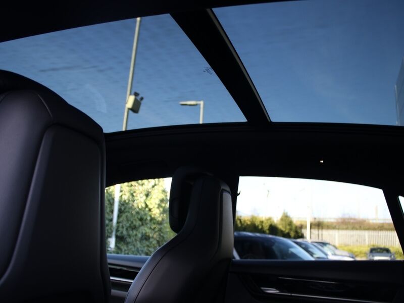 More views of Porsche Macan