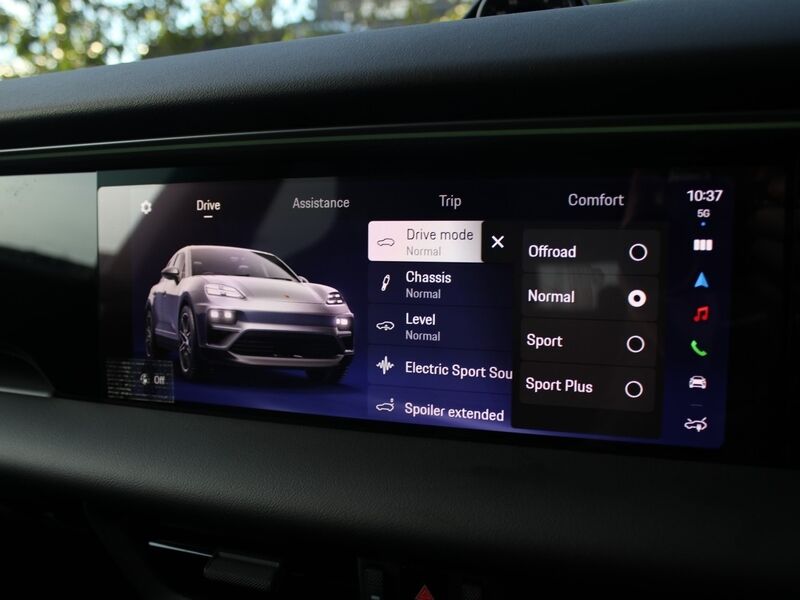 More views of Porsche Macan