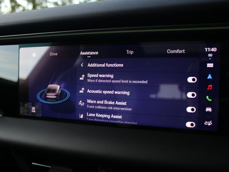 More views of Porsche Macan