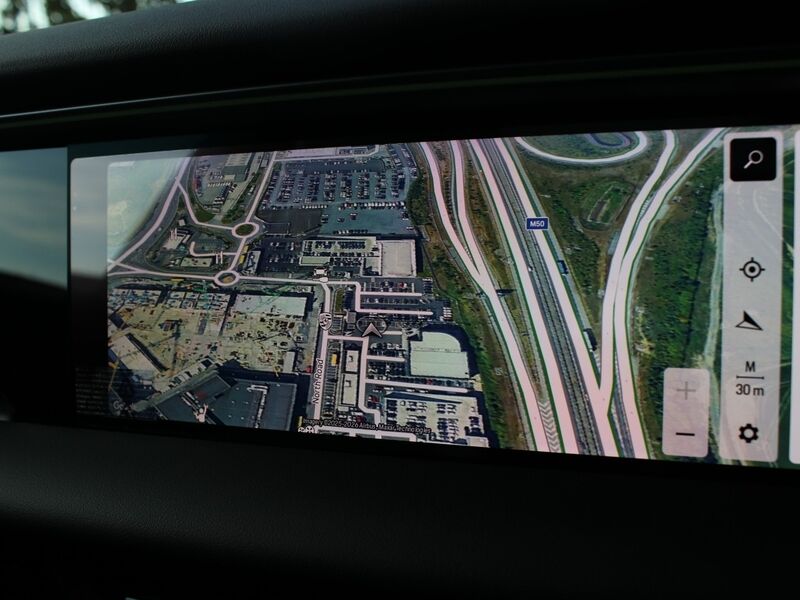 More views of Porsche Macan