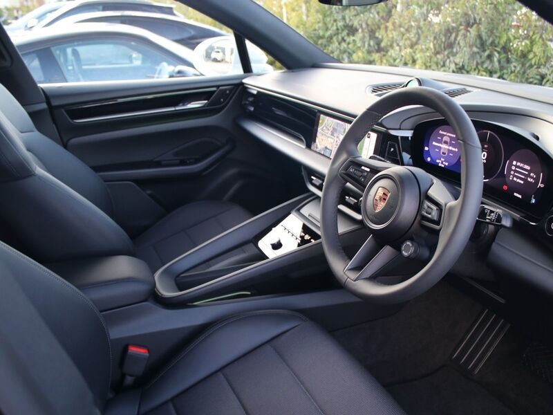 More views of Porsche Macan