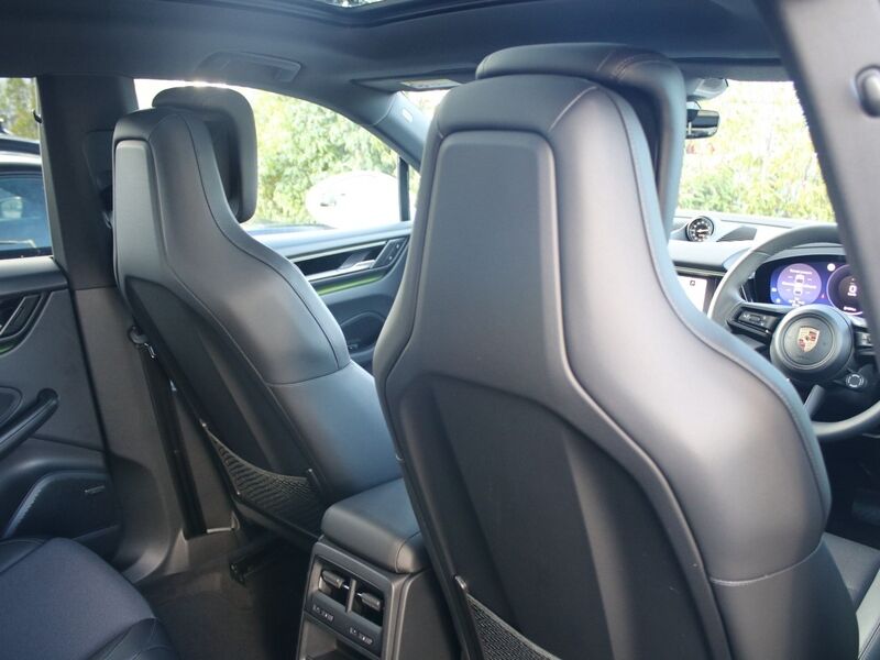 More views of Porsche Macan