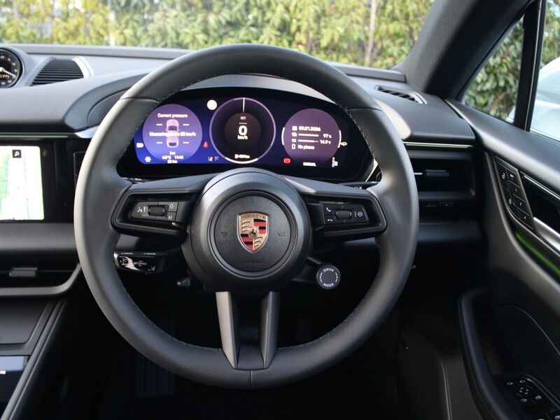 More views of Porsche Macan