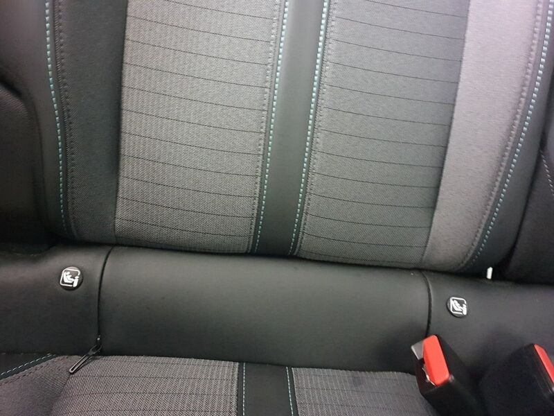 More views of Peugeot 208