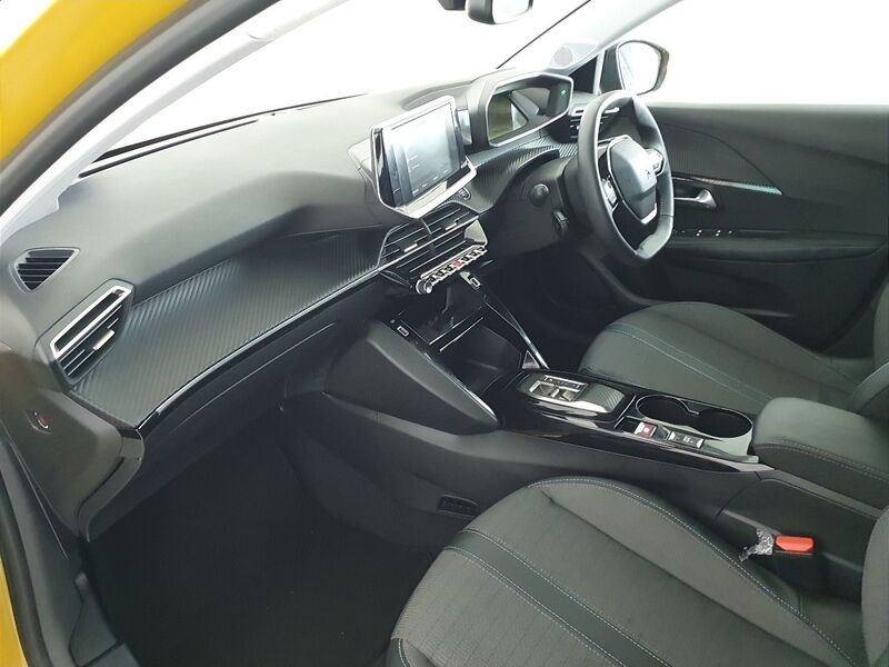 More views of Peugeot 208