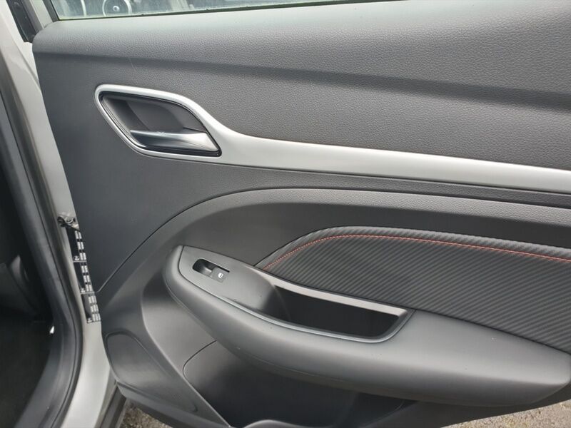 More views of MG ZS
