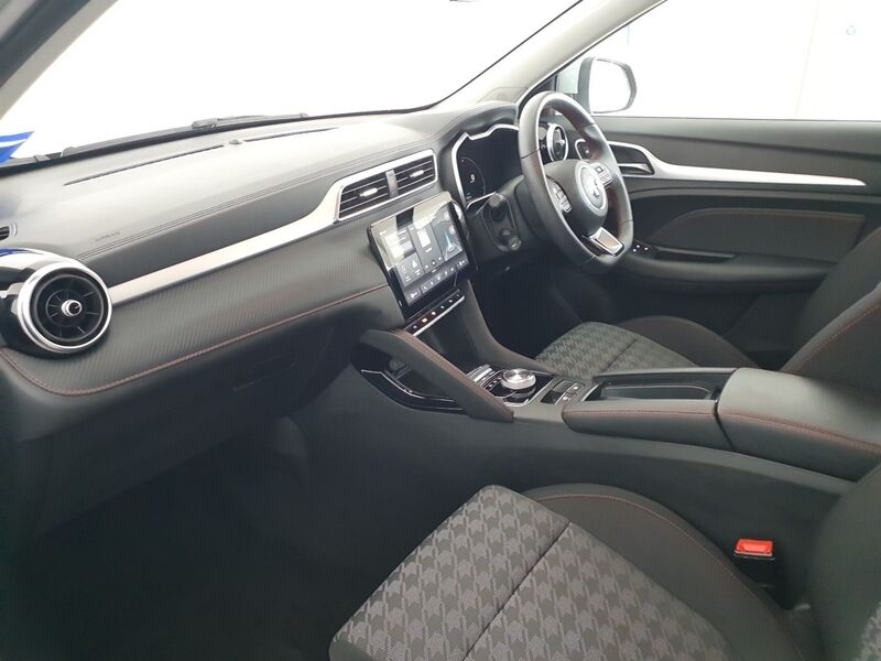More views of MG ZS