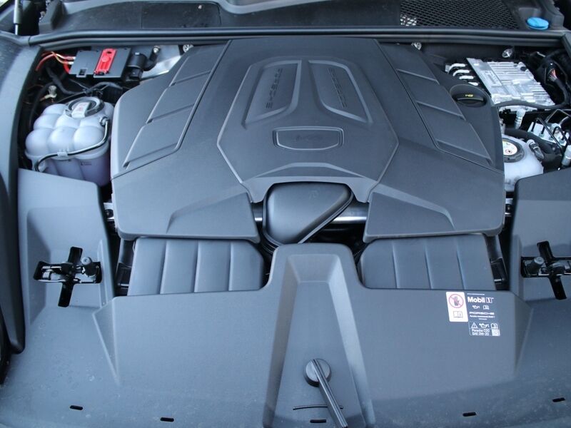 More views of Porsche Cayenne