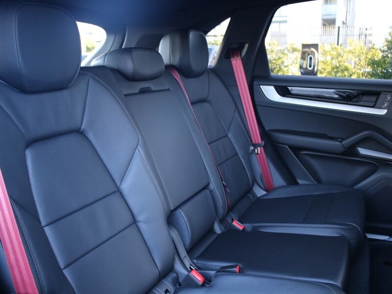 More views of Porsche Cayenne