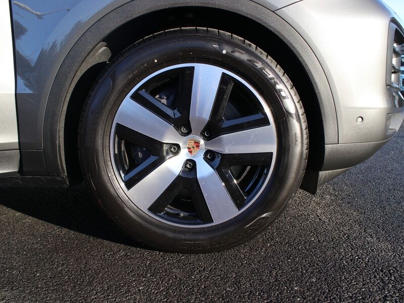 More views of Porsche Cayenne