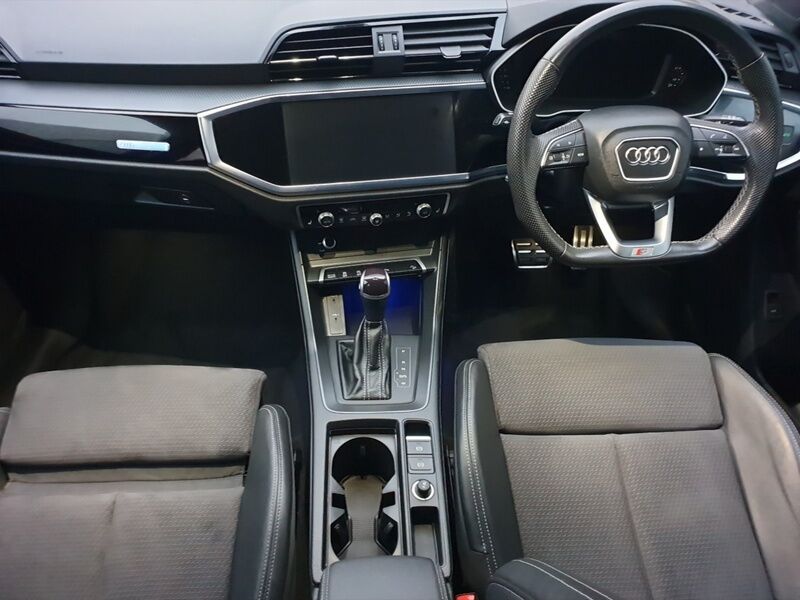 More views of Audi Q3