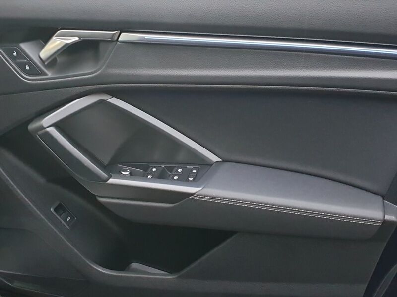 More views of Audi Q3