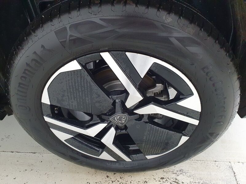 More views of Peugeot 2008