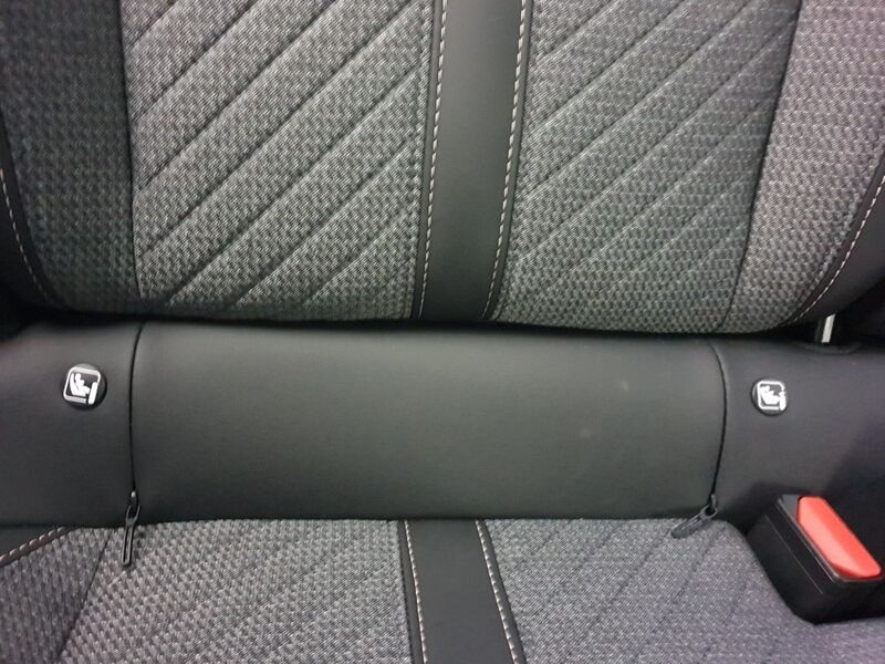 More views of Peugeot 2008