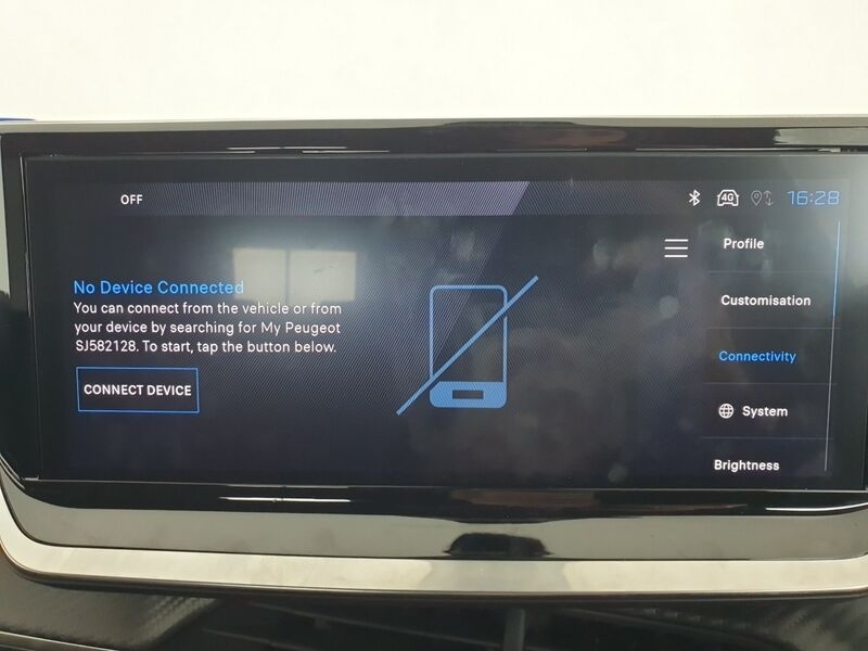 More views of Peugeot 2008