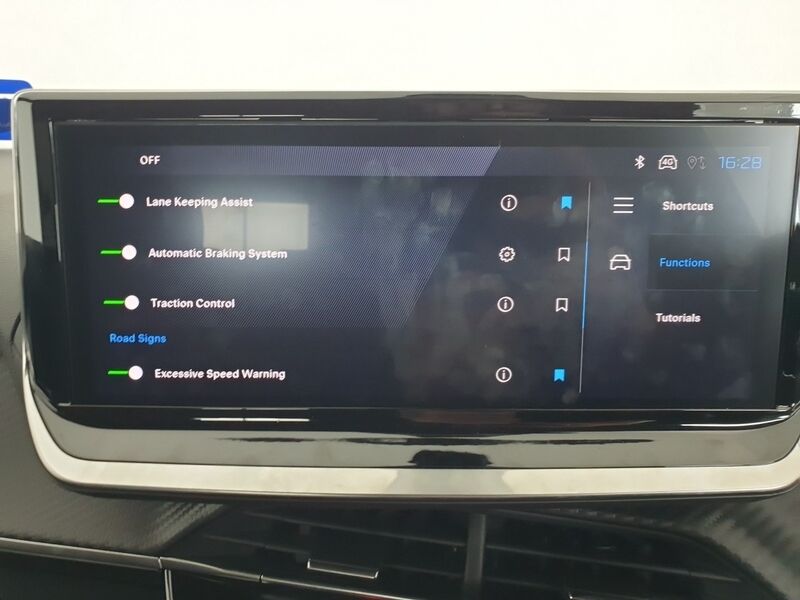 More views of Peugeot 2008