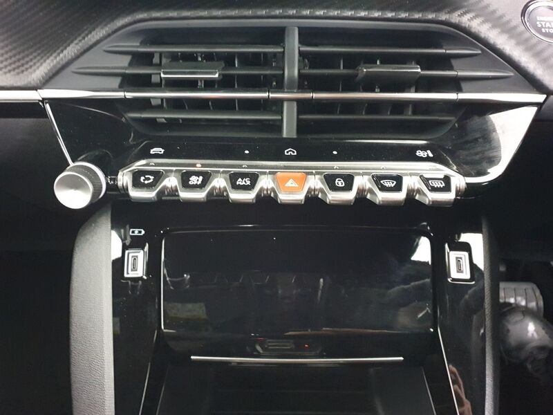 More views of Peugeot 2008