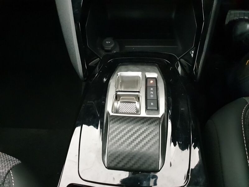 More views of Peugeot 2008