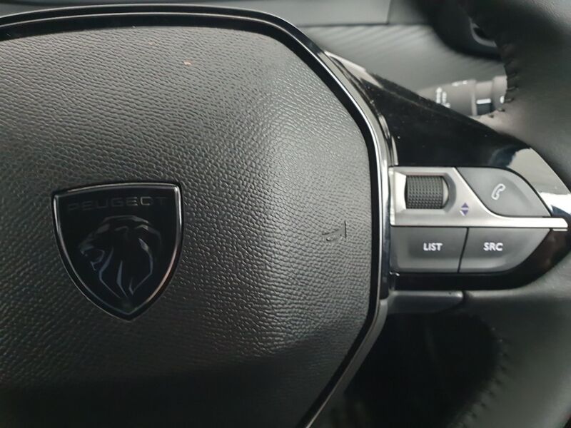 More views of Peugeot 2008