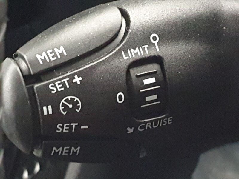 More views of Peugeot 2008