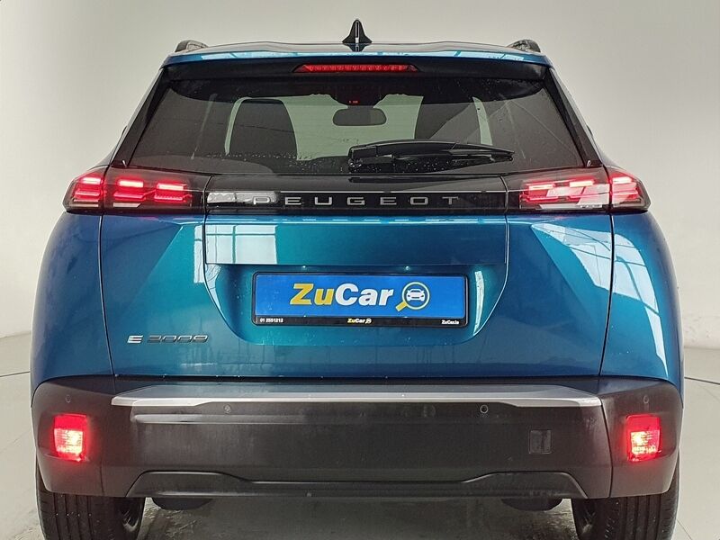 More views of Peugeot 2008