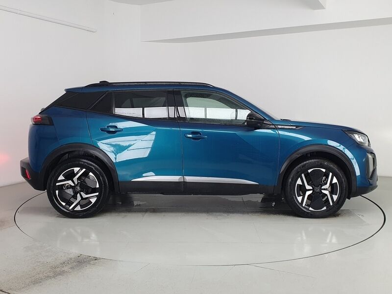 More views of Peugeot 2008