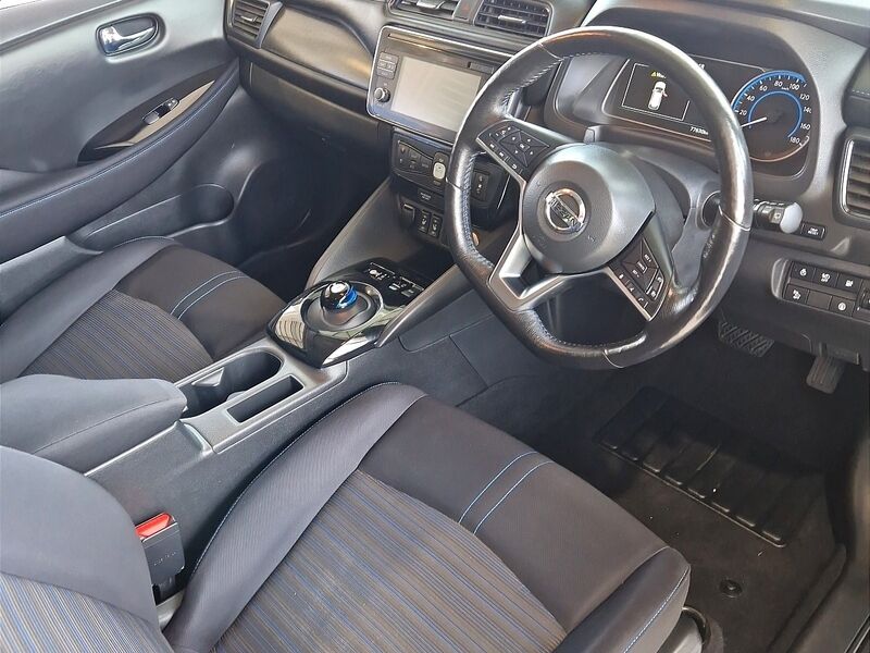 More views of Nissan Leaf