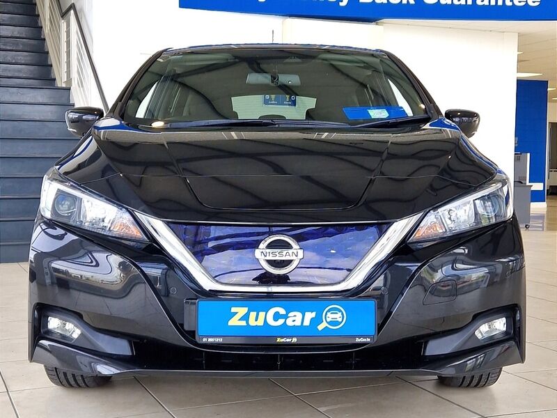 More views of Nissan Leaf