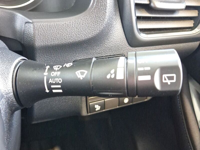 More views of Nissan Leaf