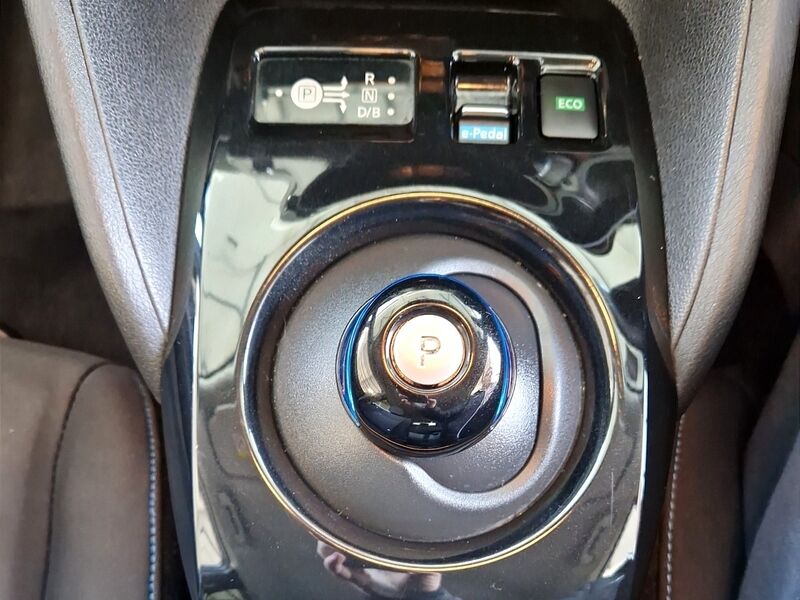 More views of Nissan Leaf