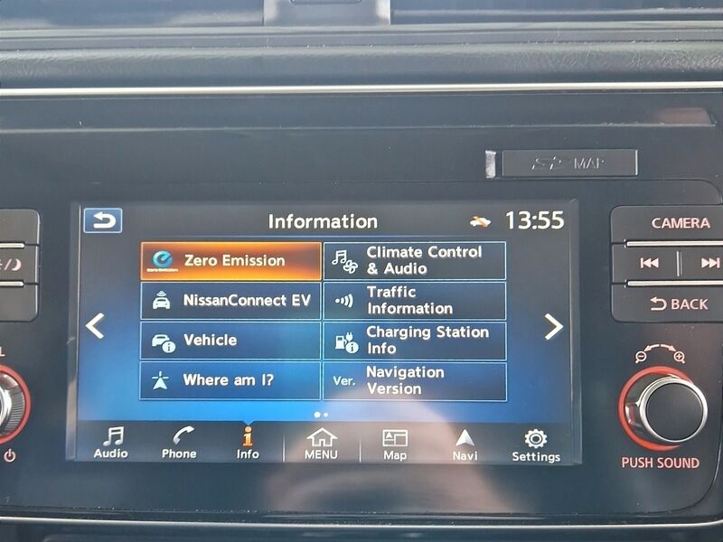 More views of Nissan Leaf