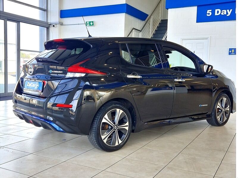 More views of Nissan Leaf