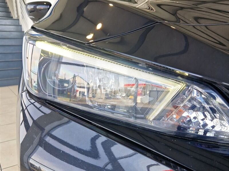 More views of Nissan Leaf