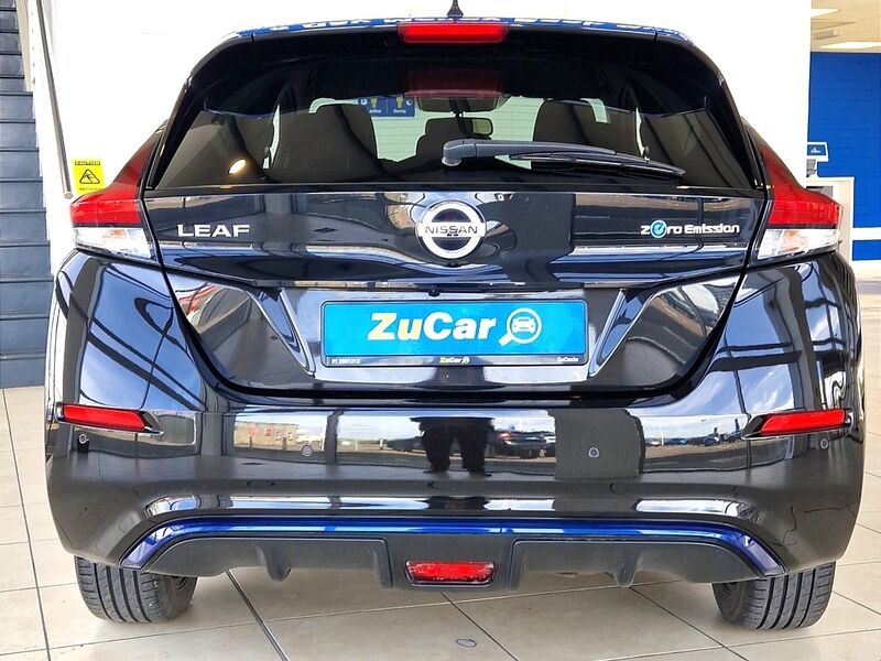 More views of Nissan Leaf