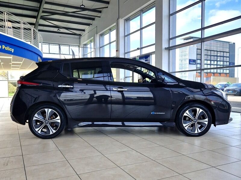 More views of Nissan Leaf