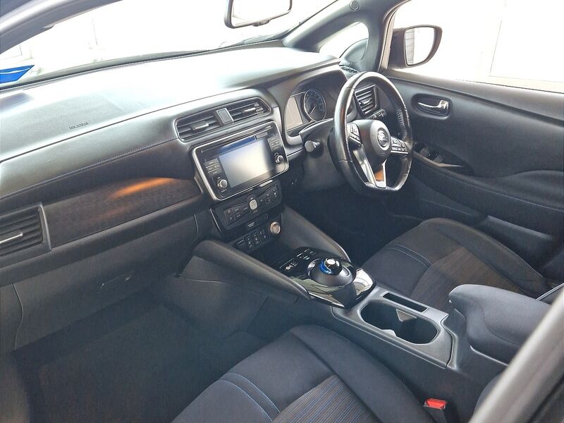 More views of Nissan Leaf