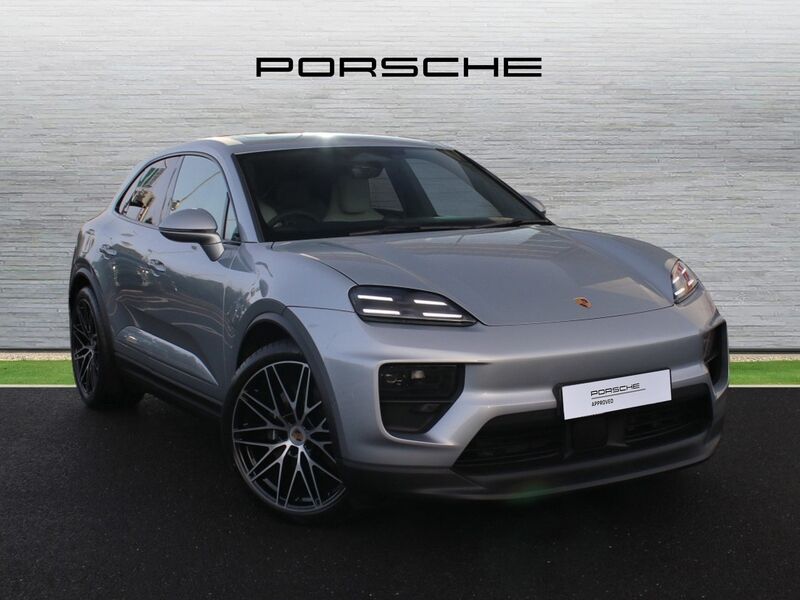 More views of Porsche Macan