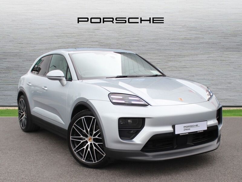 More views of Porsche Macan