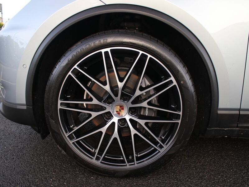 More views of Porsche Macan