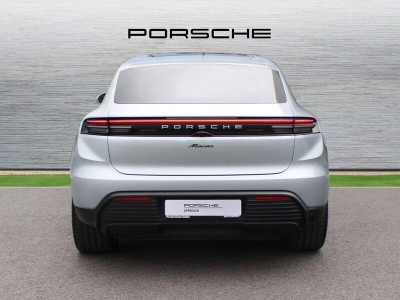 More views of Porsche Macan