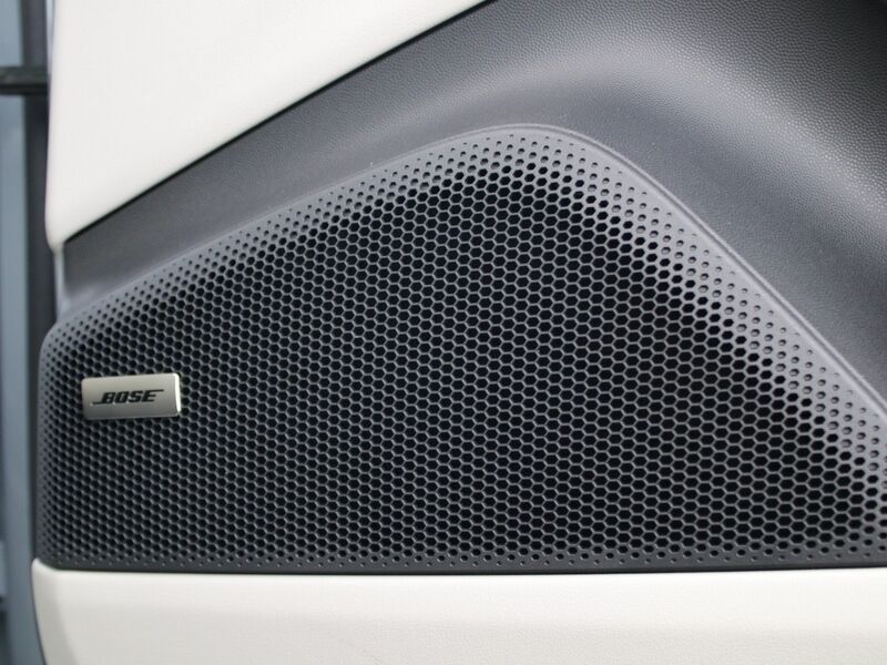 More views of Porsche Macan