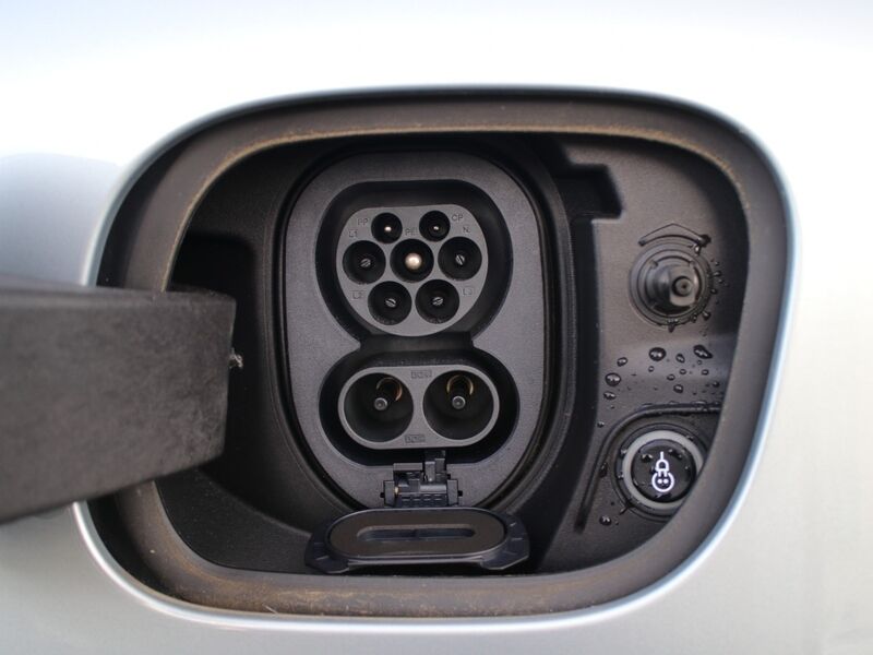 More views of Porsche Macan