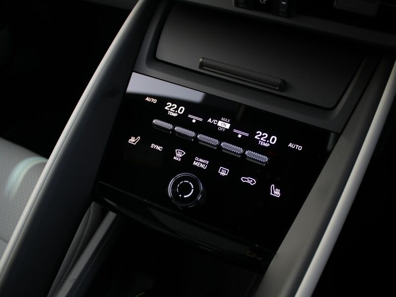 More views of Porsche Macan