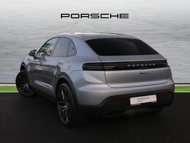 More views of Porsche Macan