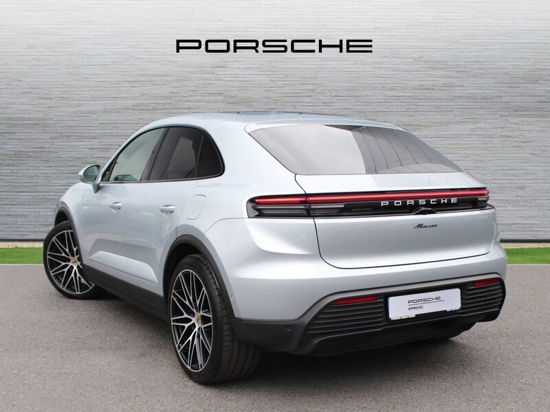 More views of Porsche Macan