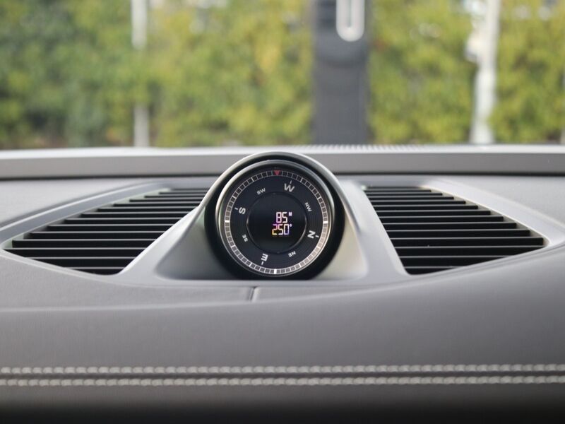 More views of Porsche Macan