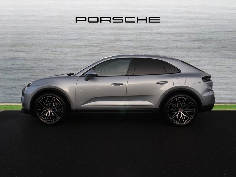 More views of Porsche Macan