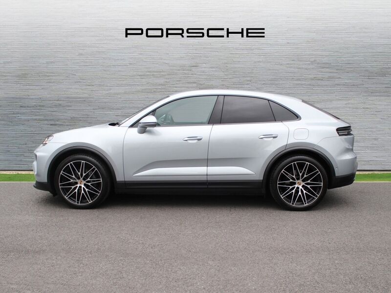 More views of Porsche Macan