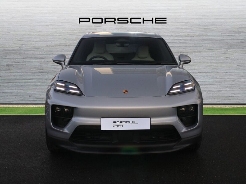 More views of Porsche Macan